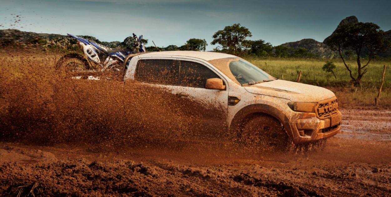 Ford Ranger Storm - Motor Duratorq coberto de poeira