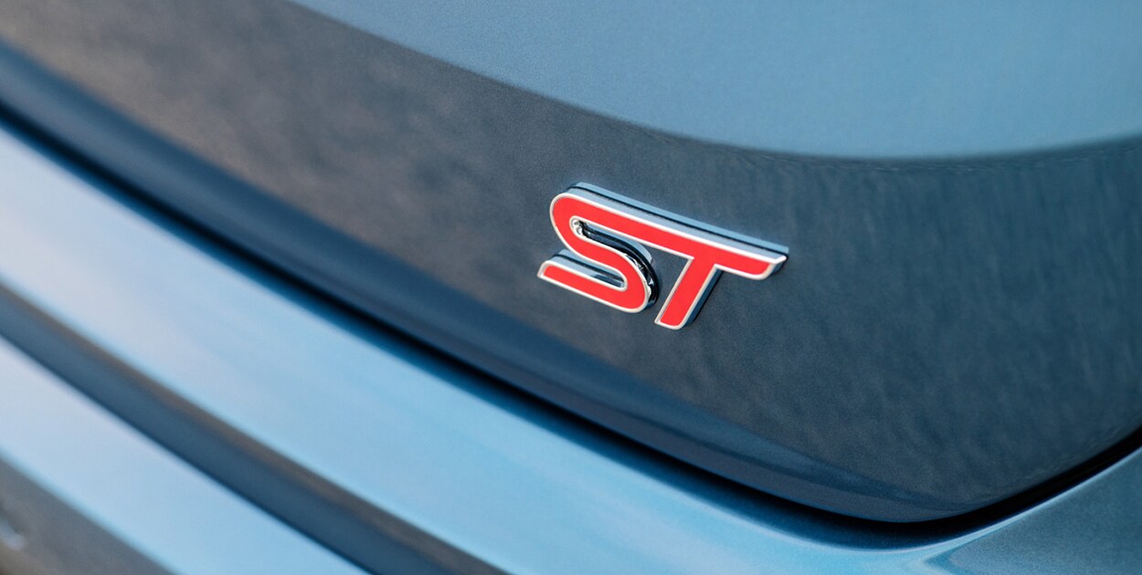 Ford Edge ST - Recorte Traseira