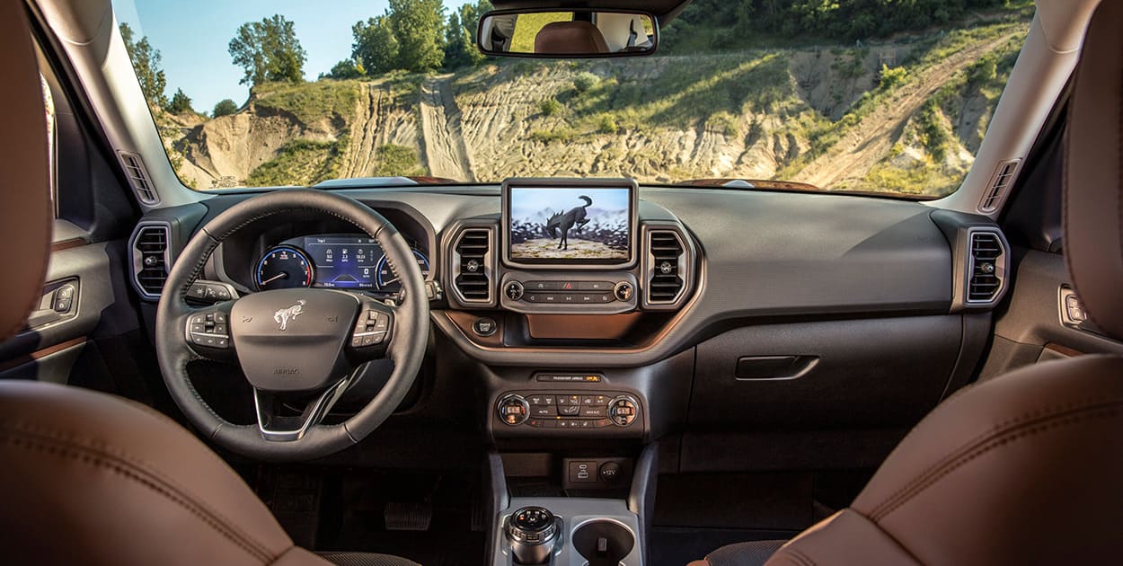 Sync 3 com tela de 8" com conectividade com Apple Carplay e Android Auto