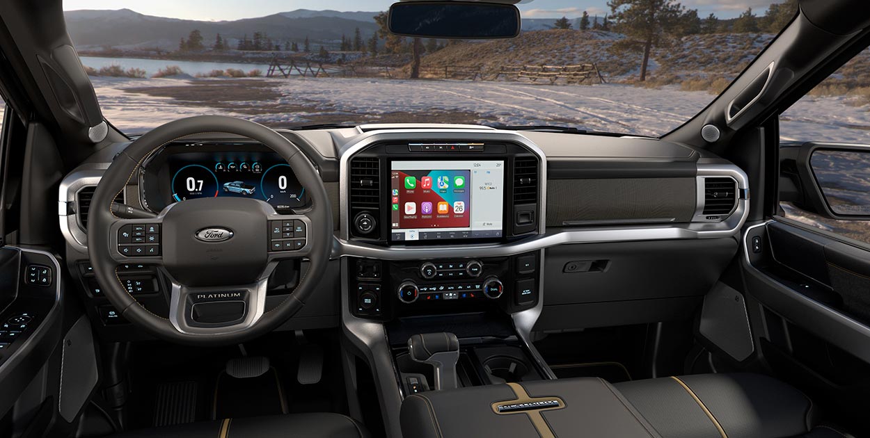 Interior exclusivo na versão Platinum