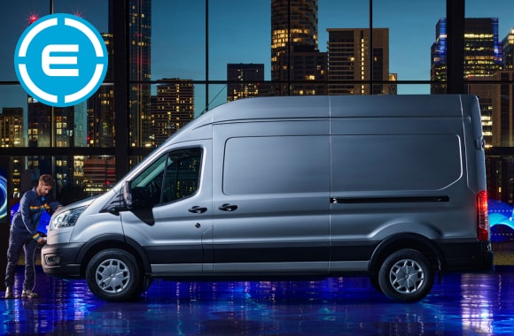 Perfil do Ford E-Transit cinza