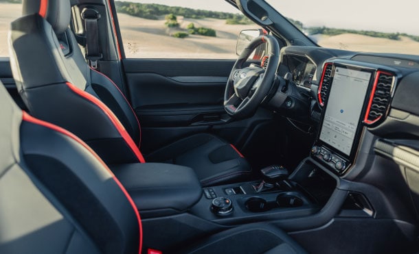 Interior confortável  do Ford Ranger Raptor