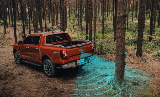 Amostra do Assistente Autônomo de frenagem em marcha ré da Ranger Raptor