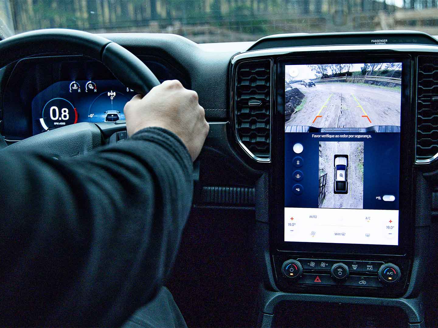 Multimedia Sync 4 com tela de 12"