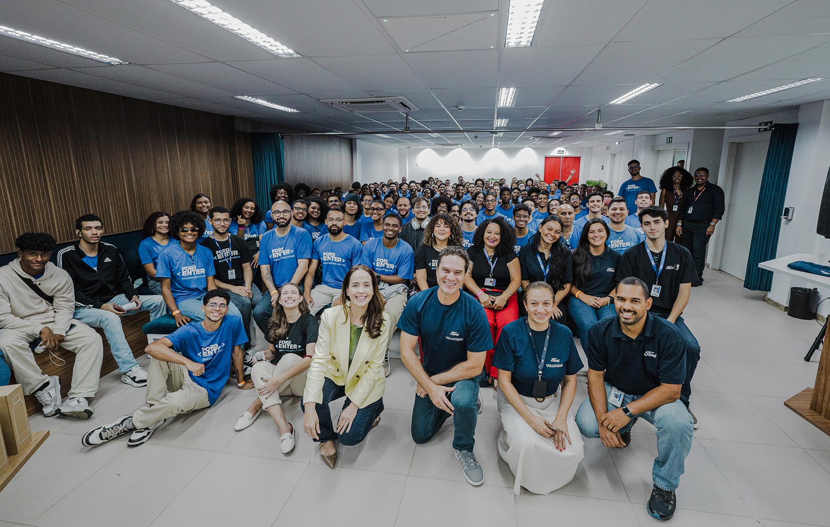 Ford inicia terceira turma do programa de capacitação profissional em tecnologia