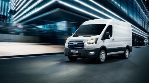 E-Transsit tem um E-Motor com tração traseira